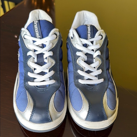 Brunswick Blue and Silver Women’s Bowling Athletic Shoes, Size 7 - Picture 2 of 12
